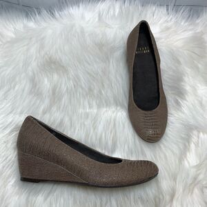 Stuart Weitzman Sojourn Brown Snakeskin Wedge Sz 5